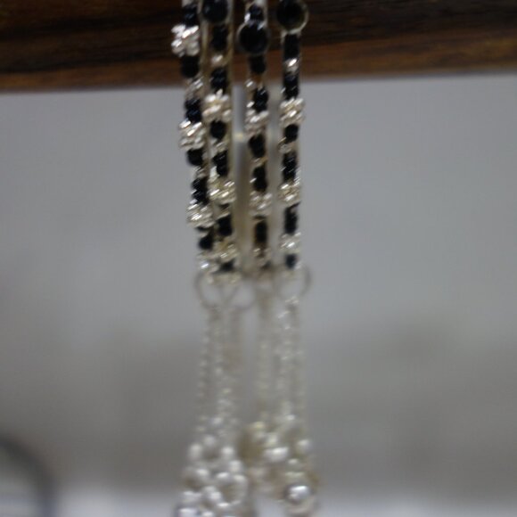 Beautiful 4 Bracelet Diameter 2.5" White Metal & Black Color Beads Vintage - Picture 13 of 16